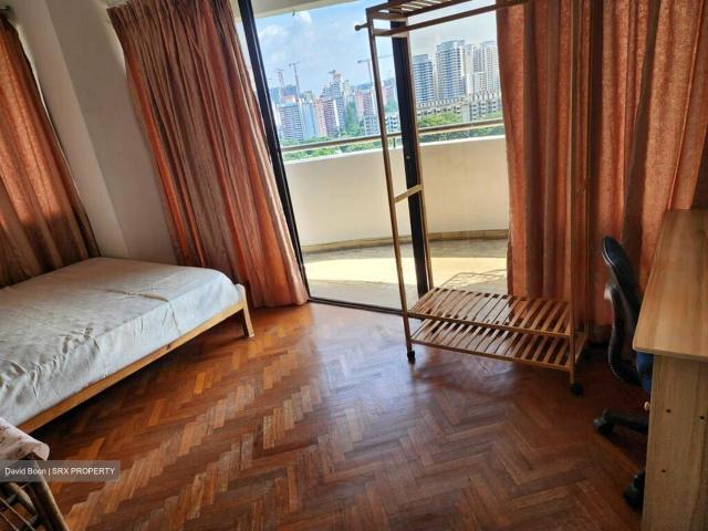 Teresa Ville D4, Condominium