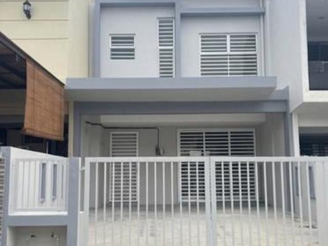 TERMURAH CANTIK Double Storey Terrace Camellia Residence