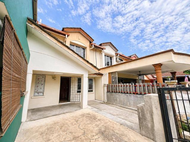 RENOVATED Double Storey Taman West Country Seksyen 5 Bdr Baru Bangi