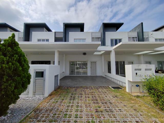 TERMURAH Double Storey Terrace Casa Green Cybersouth Dengkil