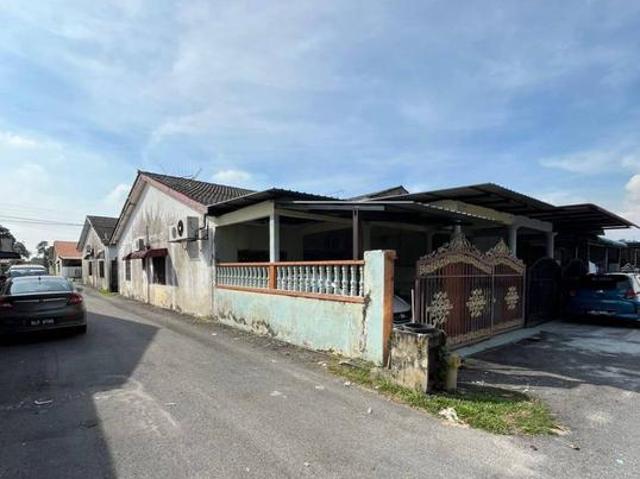 TERMURAH End Lot Single Storey Terrace House Taman Klang Perdana Klang