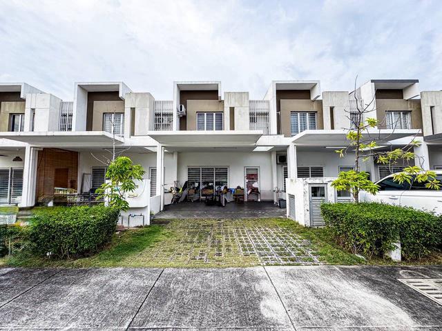 TERMURAH RENOVATED CANTIK Double Storey Casa Green Cybersouth Dengkil