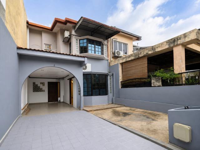 TERMURAH RUMAH 2 TiNGKAT SEKSYEN 8 SHAH ALAM BARU REFURBISH CANTIK
