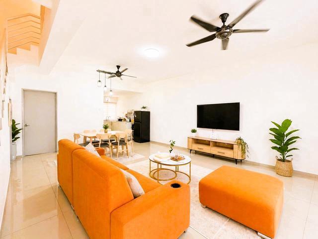 TermurahCantik Gated GuardedTeres 2Tingkat Azalea Sungai Buloh