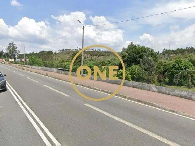 Terr. construção industrial c cerca de 9100m² e 140 metros de frente para a Estrada Nacional N14