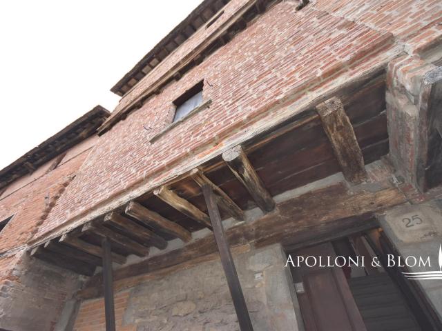 Terra Cielo su 3 livelli e giardino in vendita a Cortona, Ar. 72m² Cortona