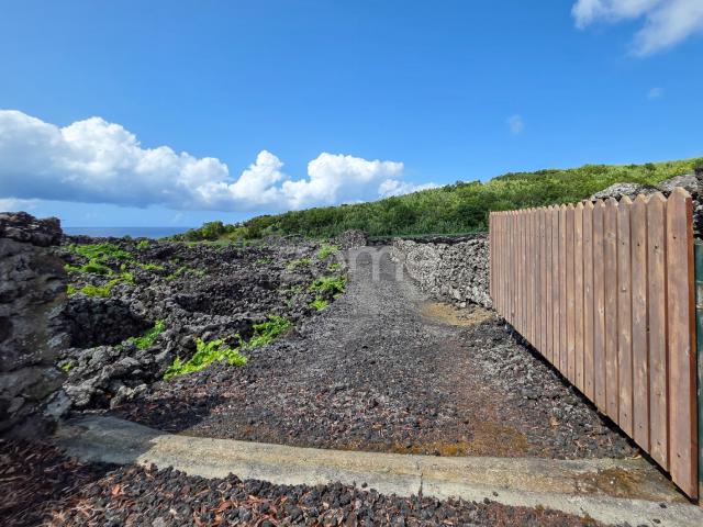 Terra rústica com vinhedos em Madalena, Ilha do Pico