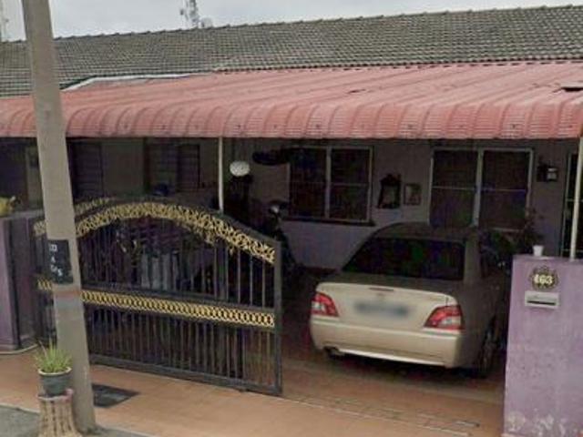 Terrace House at Ayer Tawar