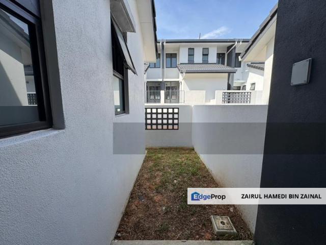 Terrace House At Elmina