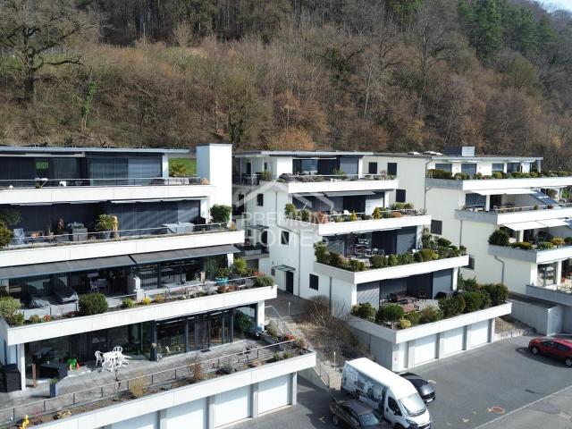 Terrace house with 4.5 rooms on sale in Gampelen 181 m² | dreamo. Ch