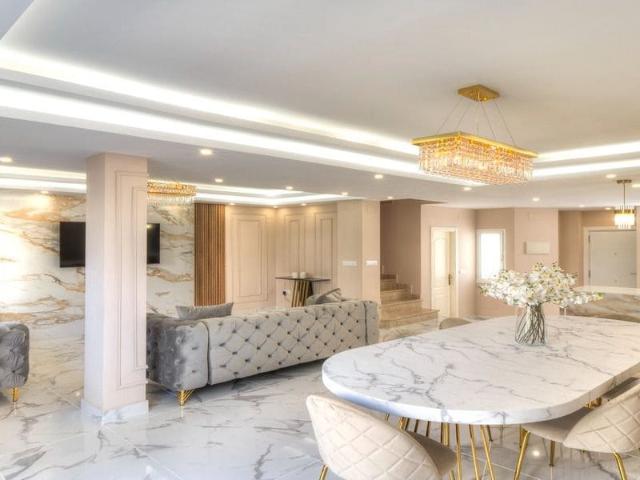 Terraced Villa for rent in La Dama de Noche La Alzambra, Marbella, Málaga