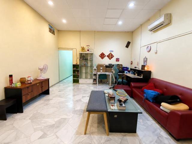 Terraced House Serdang 3R1B Near SJKC Serdang Baru 1 MRT For Rent