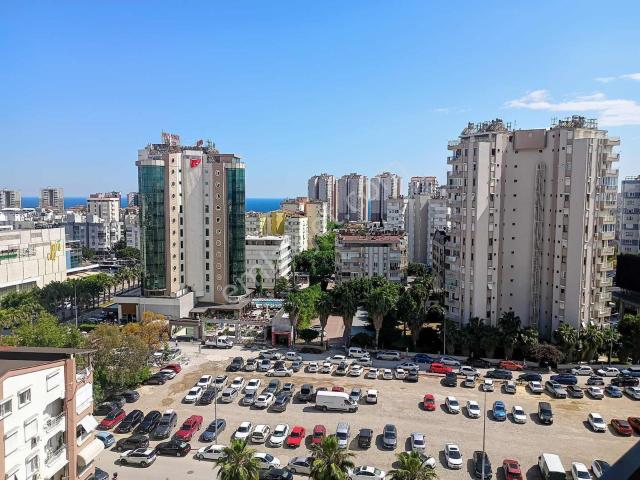 Terracity Yakını 3 + 1 Ayrı Mutfaklı Satılık Daire