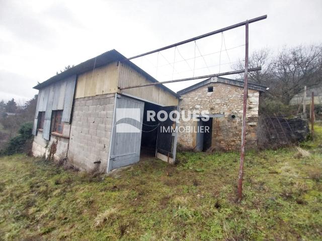 terrain non constructible avec hangar et maison de vigne