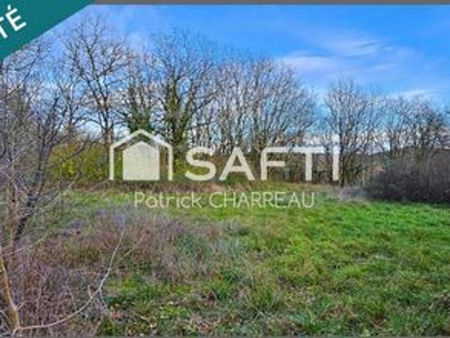 Terrain constructible avec CU 2200 m² Calme