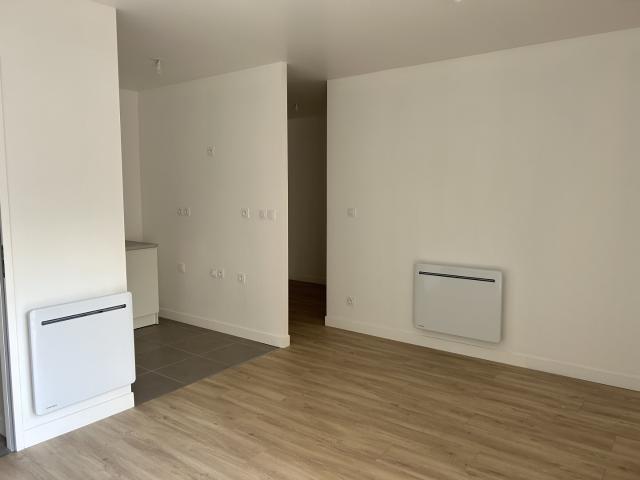 Studio 28 m² la ferte alais