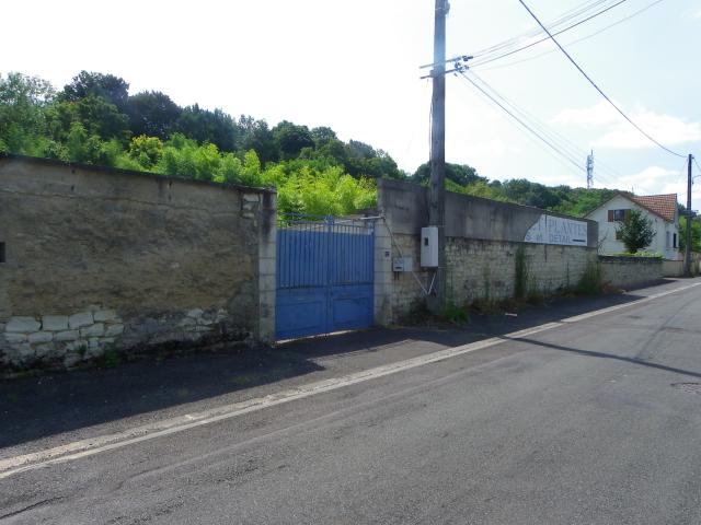 TERRAIN AVEC PARTIE CONSTRUCTIBLE
