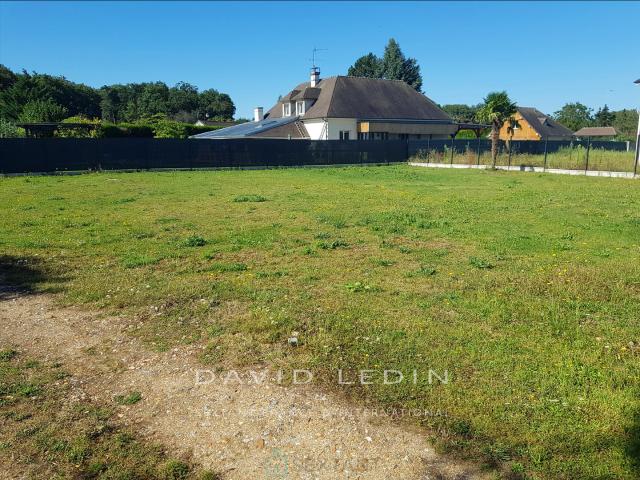 TERRAIN AXE PACY SUR EURE EVREUX