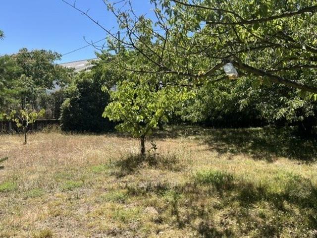TERRAIN A 553 M² A ANNEYRON