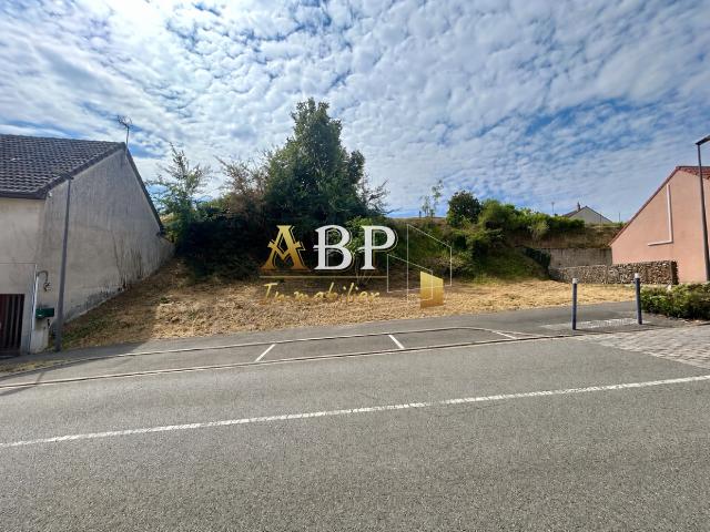 Terrain à construire en vente à Saint Denis les Ponts 28200