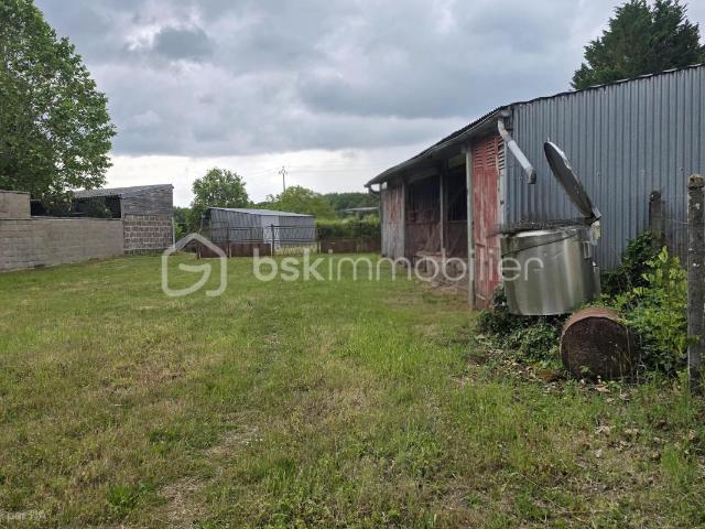 Votre futur maison, Terrain à bâtir 1104 m², hangars, clôturé