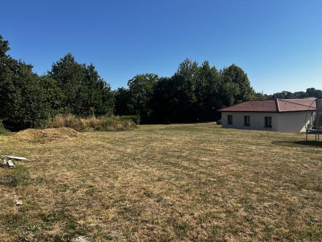 Terrain a bâtir 1390 m2