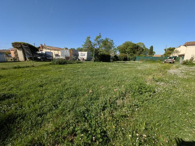 Terrain à bâtir 435m² avec permis Floirac Plateau 130 000€