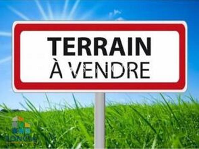 TERRAIN A BATIR 654 m2 TRES BEL EMPLACEMENT!