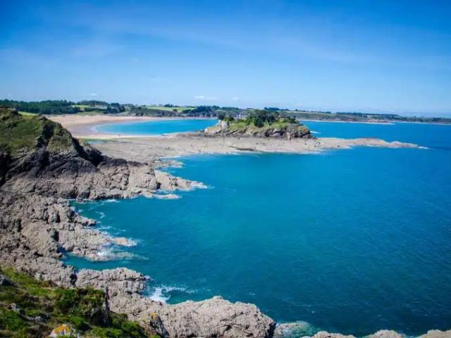 TERRAIN A BATIR CANCALE PORT PICAIN BORNE ET VIABILISE