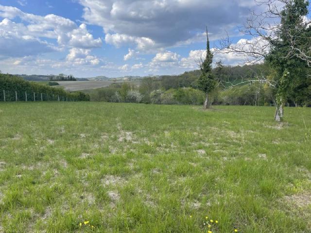 Terrain à bâtir à vendre à Les Essards 16210