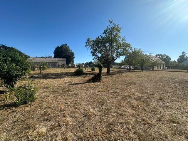 Terrain à bâtir à vendre à Saint Georges sur Cher 41400
