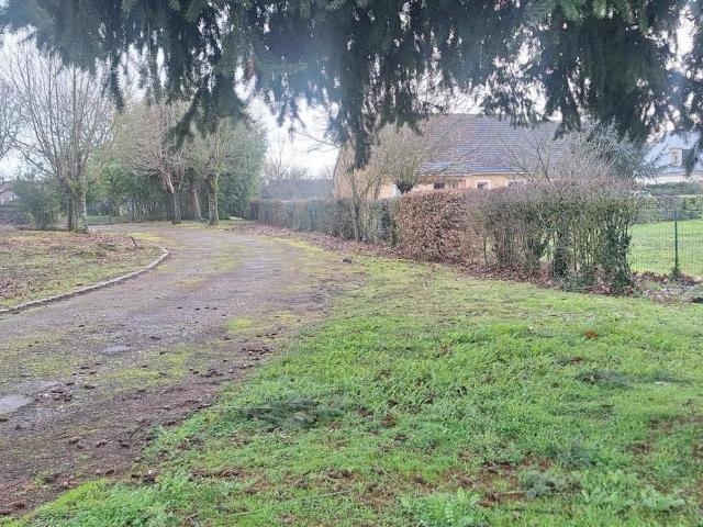 Terrain à bâtir à vendre à Savigné l'Évêque 72460