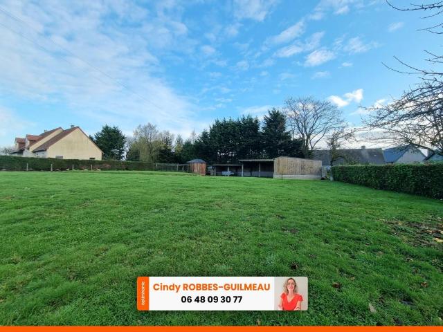 Terrain à bâtir à vendre de 1 360m² à VIRE NORMANDIE