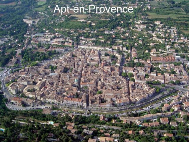 TERRAIN A BATÎR À FORTE VISIBILITÉ APT 84