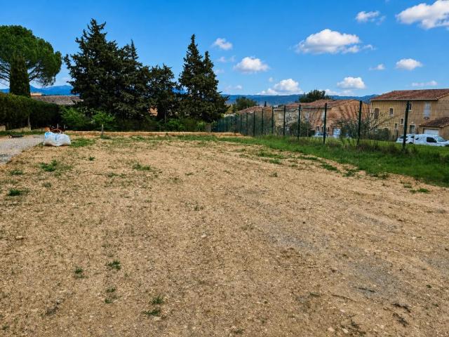Terrain à bâtir à Pertuis – 350 m² viabilisé