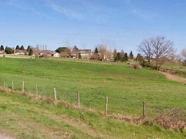 Terrain à bâtir à Peyrignac