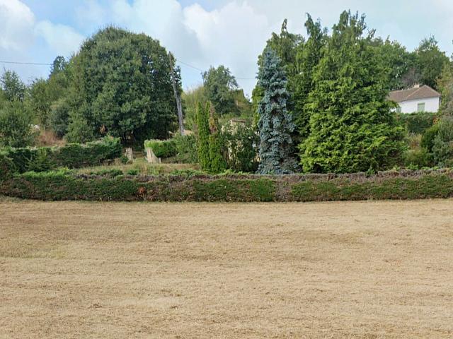 Terrain constructible de 900 m2 à Sarlat la Canéda 25 000 !