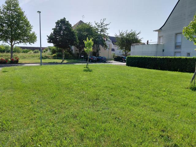 Terrain à bâtir au cœur d'un lotissement de La Flèche.