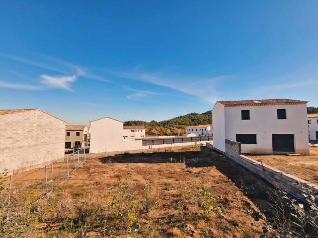 Terrain à bâtir au Puy Sainte Réparade – 550 m² viabilisé