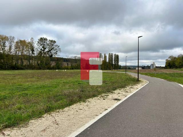 Terrain à bâtir dans un lotissement neuf, à Vitry le Croisé
