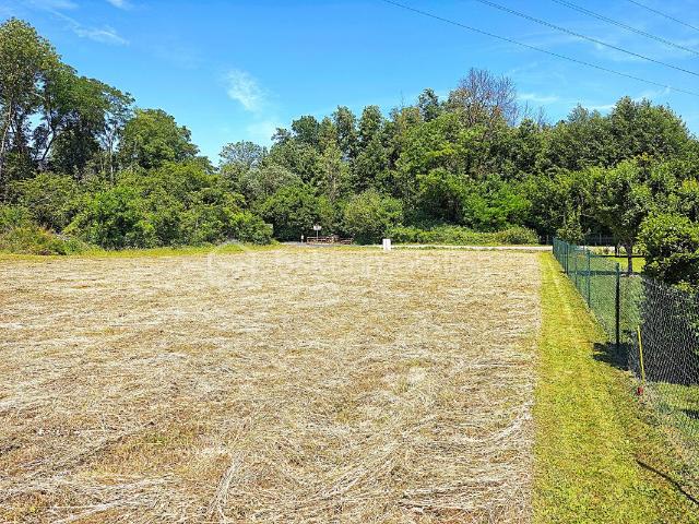 Terrain a batir de 1050 m² de superficie, plat sans vis à vis