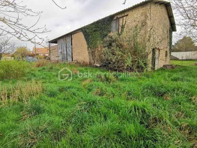 Terrain à bâtir de 1086 m² avec Hangar