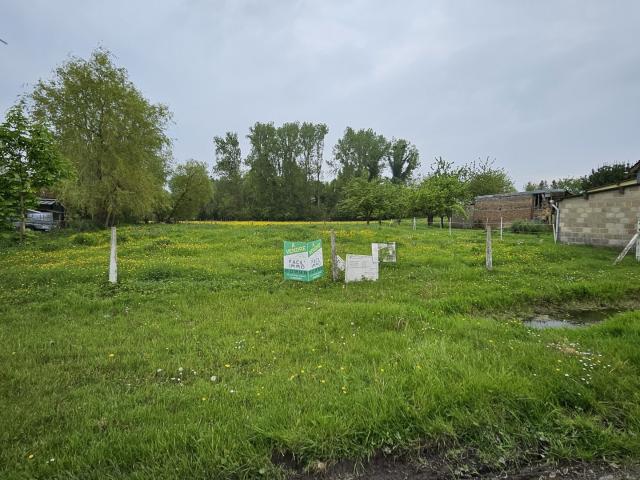 Terrain à bâtir de 1278m2 sur la commune d'Yzeux