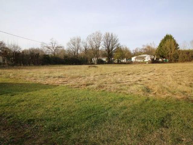 Terrain à bâtir de 1230m2, borné