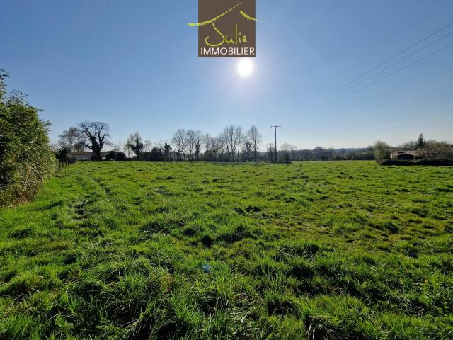 TERRAIN A BATIR DE 1500M2 A MONCOUTANT