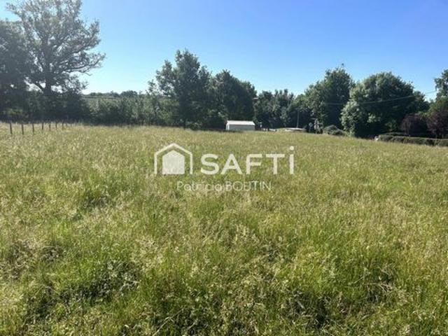 Terrain à bâtir de 1636m2, alliant tranquillité dans un environnement verdoyant et à proximité des commodités