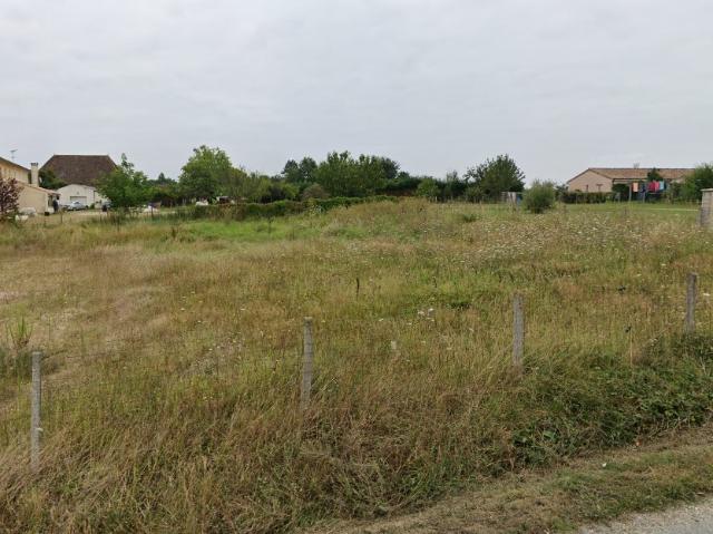 Terrain à bâtir de 1 300 m² à Coutras