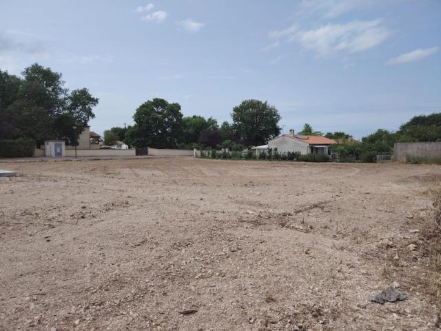 Terrain à bâtir de 1 363,00 m² ANAIS 16 avec une très belle façade de 35m !