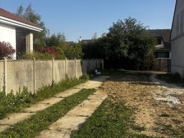 Terrain à bâtir de 272 m² à ORMESSON SUR MARNE 94
