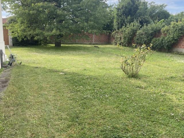 Terrain à bâtir de 245 m² à SAVIGNY SUR ORGE 91